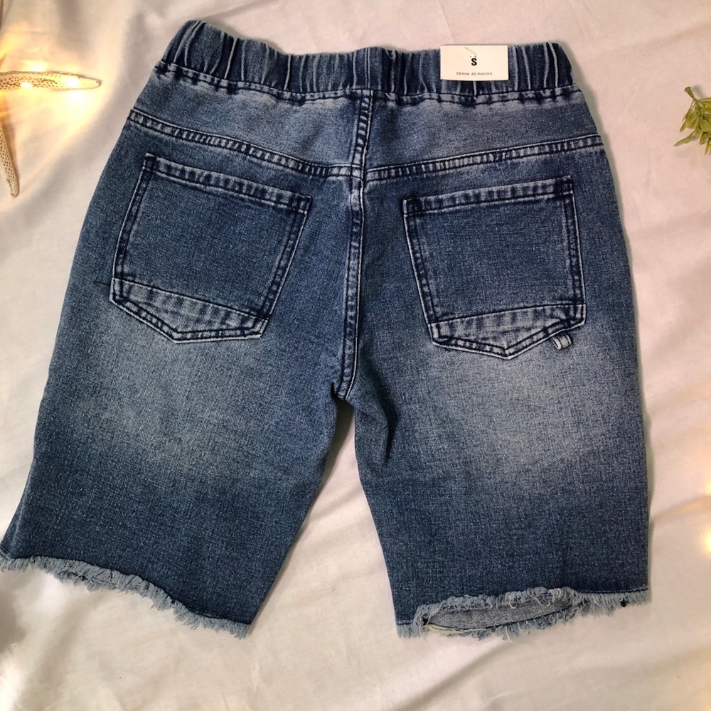 Denim Capris - Picture 3 of 4